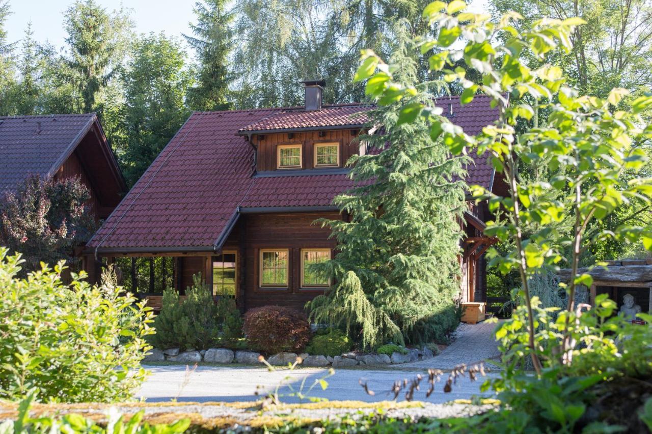 Das Dorf In Der Stadt Шладминг Экстерьер фото